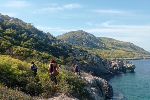 Πεζοπορία στο Λουτράκι παράκτια διαδρομή - Ηραίο