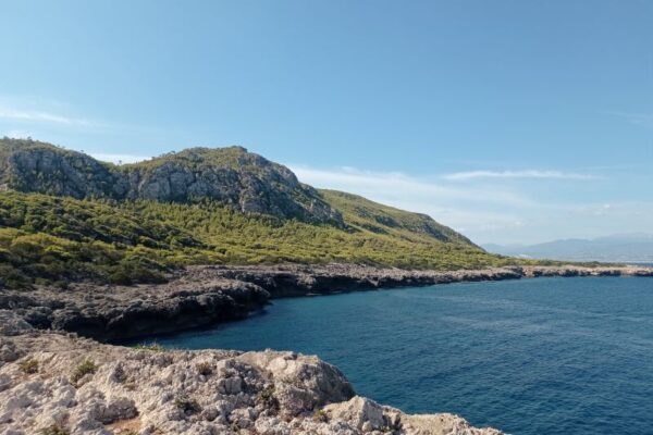 Πεζοπορία στο Λουτράκι παράκτια διαδρομή - Ηραίο