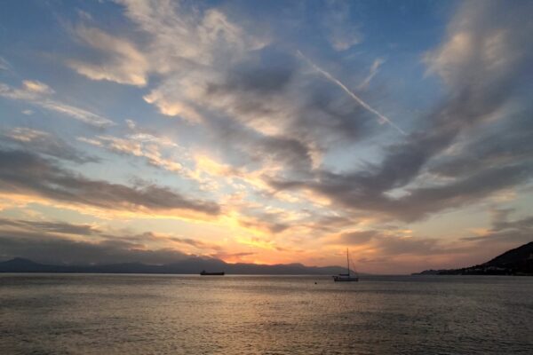 Πεζοπορία στο Λουτράκι παράκτια διαδρομή - Ηραίο