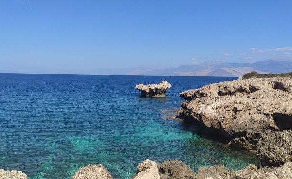 Πεζοπορία στο Λουτράκι παράκτια διαδρομή - Ηραίο